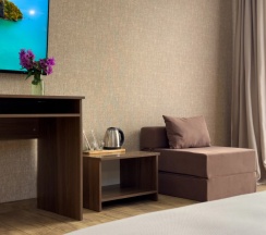 Трёхместный номер Супериор Плюс c 1 комнатой с балконом и с красивым видом из окна в Aimara