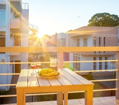 Двухместный номер Стандартный с балконом двуспальная кровать в Green land