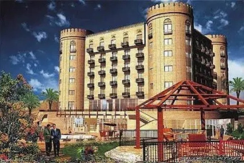 Рас-эль-Хайма: Курортный отель Golden Tulip Khatt Springs Resort & Spa
