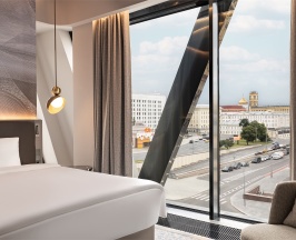 Семейный люкс с одной большой кроватью в Cosmos Selection Moscow Arbat