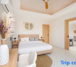 Вилла в Вилла Plunge Modern 2-Bedroom with Private Pool