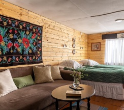 Коттедж стандарт с 2 односпальными и 1 двуспальной кроватью в Olafa Home