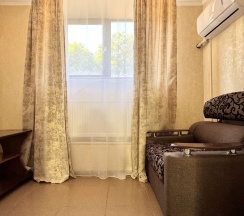 3х местный стандарт плюс с видом на бассейн  (номер на цокольном этаже) в Эргес