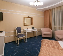 Стандарт c кроватью QUEEN SIZE и балконом в Дегас