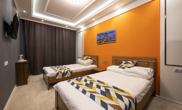 TWIN 105, 106 в Double L Hotel