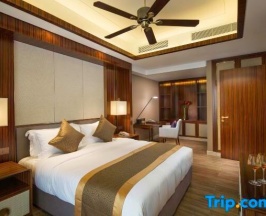 Люкс Deluxe с 3 комнатами с красивым видом из окна в Jinghai Hotel & Resort