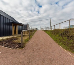 Двухместный коттедж двуспальная кровать в Family Barn Karvala