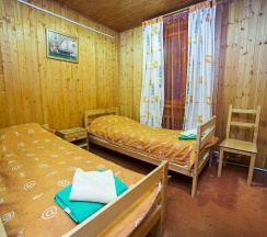 Коттедж шестиместный с видом на озеро в Покровское