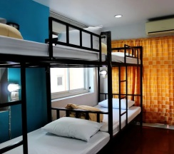 Кровать в общем номере в Home Base Hostel - Adults Only