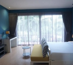 Двухместный номер Deluxe с видом на бассейн двуспальная кровать в Signature Phuket Resort
