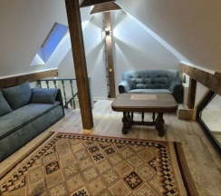 Двухместный полулюкс Мансарда двуспальная кровать в География