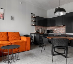 Апартамент с детской для 6-ти гостей с видом на город в Sv Loft Apart
