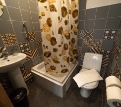 ДВУХМЕСТНЫЙ НОМЕР с ванной комнатой в Proloft city hostel&rooms