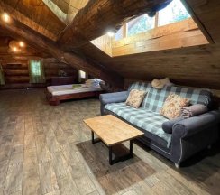 Четырёхместный номер №3 с красивым видом из окна в Дубки