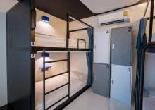 Кровать в общем номере в BearPacker Patong Hostel