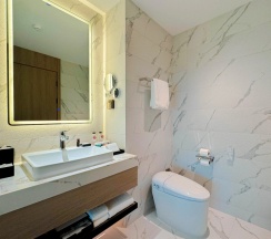 Трёхместный номер Deluxe в Laya Resort Phuket Island