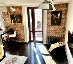 Двухместные апартаменты с 2 комнатами с балконом и с красивым видом из окна двуспальная кровать в Апартаменты InterLoft 6 Old Town Free Parking Wi-Fi 100/50 Smart TV