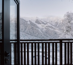 3-комнатные апартаменты с джакузи на террасе и видом на горы в Boogel Woogel bar&hotel