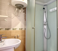 Трёхместная комната в Корнилофф от Травел Хотелс Антураж