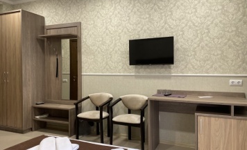 Номер Comfort с балконом и с красивым видом из окна в Альтаир