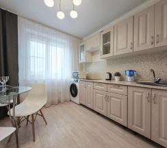 4-местные 1-комнатные апартаменты люкс с 1 двуспальной кроватью в Sutki Life (Сутки Лайф) на Космонавтов