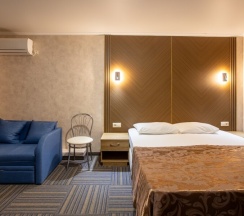 Четырехместный бюджет в Golden Kids