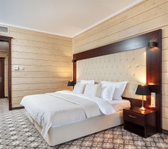 Улучшенный с террасой в здании гостиницы "Эдельвейс" в Cosmos Collection Altay Resort
