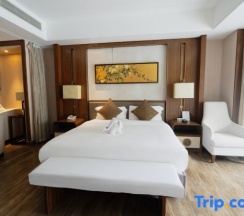 Двухместный семейный номер Deluxe с видом на сад в Jinghai Hotel & Resort