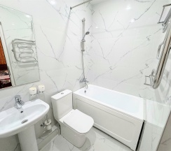 Стандартный 2-х местный номер с балконом и видом на сад в Аида