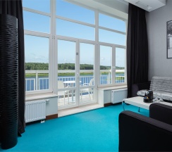 Семейный люкс с балконом и видом на береговую линию в Radisson Завидово