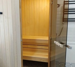 Трёхместные апартаменты c 1 комнатой с красивым видом из окна (диван) в На Ново-Гончарной