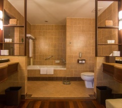 Люкс c 1 комнатой с видом на бассейн в Angkor Palace Resort & Spa