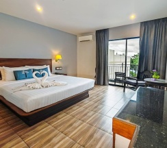Номер Superior с балконом и с видом на бассейн в Savotel