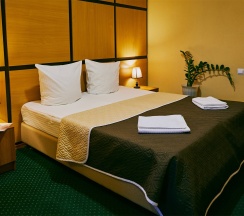 СТАНДАРТ Трехместный с одной 2-х спальной и односпальной кроватью в Zb Hotels Айсберг Саратов