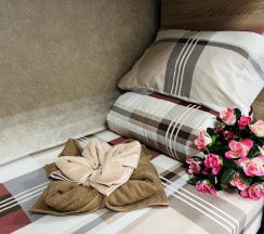 Кровать в женском номере c 5 двухъярусными кроватями (удобства на этаже) в Темпер прайд