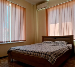 Апартаменты/Семейный трёхкомнатный номер с большими двуспальными кроватями в Морской