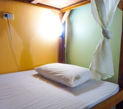 Кровать в общем номере с балконом в Zleep63 - Hostel