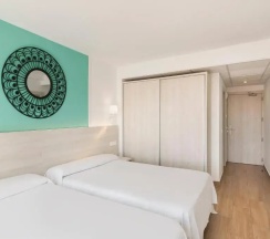 Двухместный номер с балконом двуспальная кровать в Hotel Best Lloret Splash