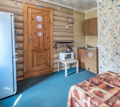 Шестиместный коттедж в Ласточкин дом