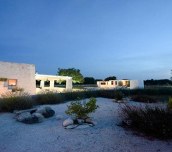 Вилла с 3 комнатами в White Stone House 61