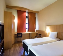 Двухместный номер Standard с видом на город 2 отдельные кровати в Отель Ibis Астана