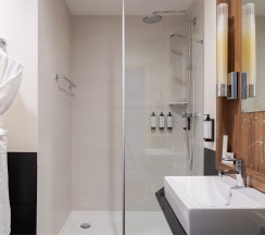 Номер Classic c двуспальной кроватью в Mercure Rostov on Don Center