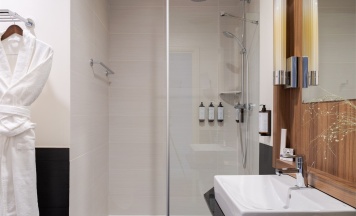 Номер Classic c двуспальной кроватью в Mercure Rostov on Don Center