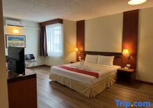 Номер Deluxe в Hadyai Golden Crown Hotel