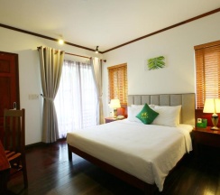 Двухместный номер Standard с видом на бассейн двуспальная кровать в Santa Garden Resort