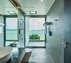 Двухместный номер Premier с видом на море двуспальная кровать в My Beach Resort Phuket