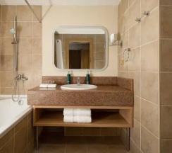Двухместный номер с видом на город 2 отдельные кровати в DoubleTree by Hilton Shymkent