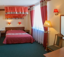 Номер "Стандарт" с двуспальной кроватью в Снегурочка