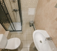 Двухместный номер Deluxe с собственной ванной вне номера в Like Hostel