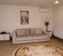 Люкс однокомнатный с камином в Мореин